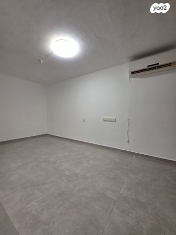 דירה, שדרות ביאליק, קרית ים  א', קרית ים