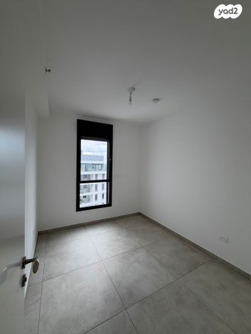 דירה, הרצליה