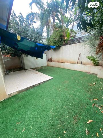 דו משפחתי, תור הזהב, נווה עוז, פתח תקווה