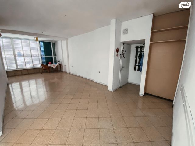 דירה, אליעזר בן יהודה, נתניה