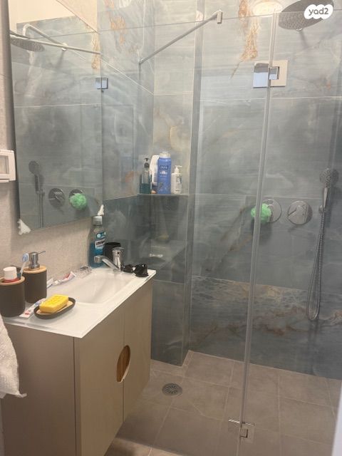 דירה, קרית קריניצי, רמת גן