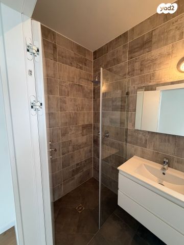 דירה, הרצליה