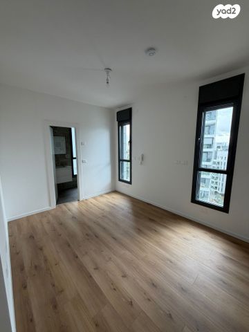 דירה, הרצליה