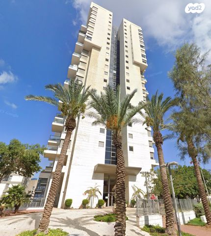 שכונת יהלום, מרכז העיר ב