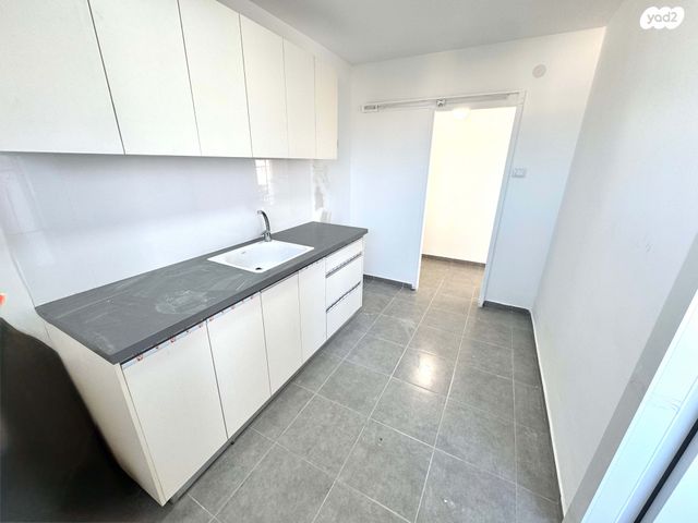 דירה, דרך משה דיין 24, כפיר, נווה כפיר, תל אביב יפו