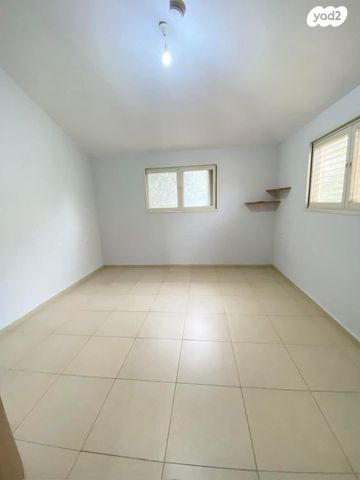 דו משפחתי, תור הזהב, נווה עוז, פתח תקווה