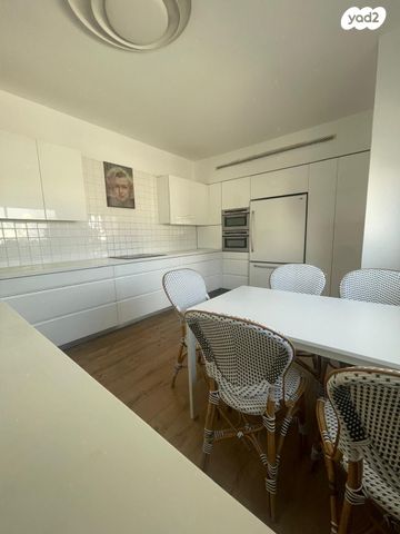 גג/ פנטהאוז, רעננה