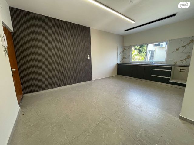 דירה, המשלטים, קרית שלום, תל אביב יפו