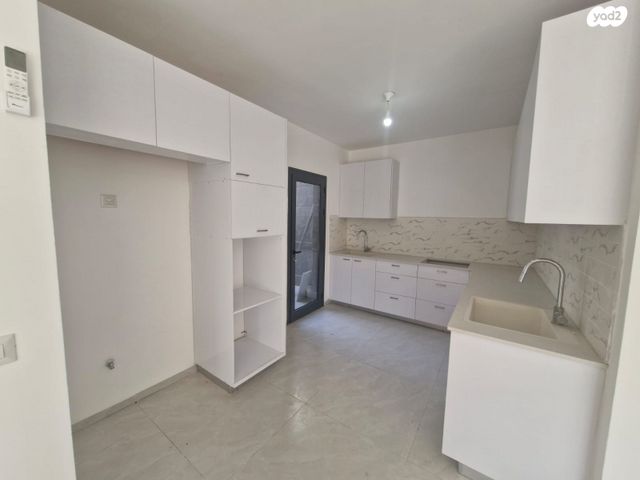 גג/ פנטהאוז, שדרות יחד שבטי ישראל 46, לוד