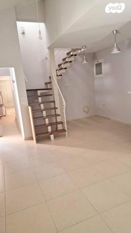 דו משפחתי, תור הזהב, נווה עוז, פתח תקווה