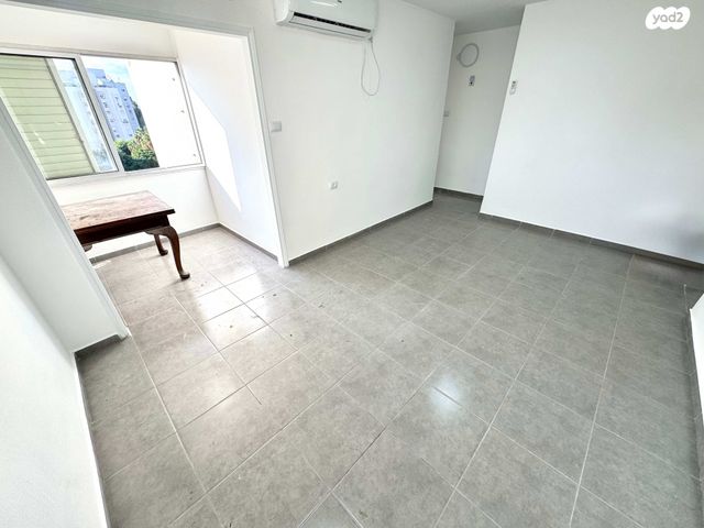 דירה, דרך משה דיין 24, כפיר, נווה כפיר, תל אביב יפו