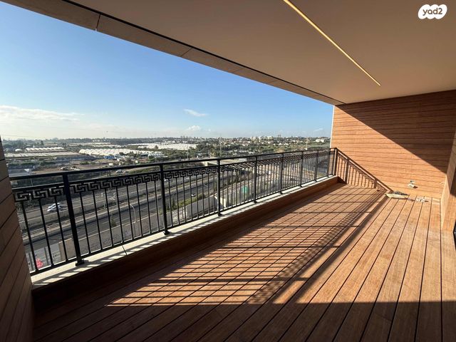 דירה, בנימין וולפוביץ', רעננה