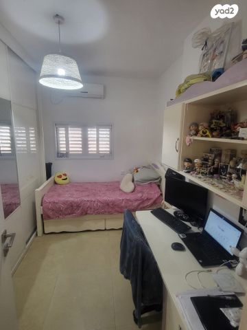 גג/ פנטהאוז, חיים ארלוזורוב 10, רמת ורבר, פתח תקווה