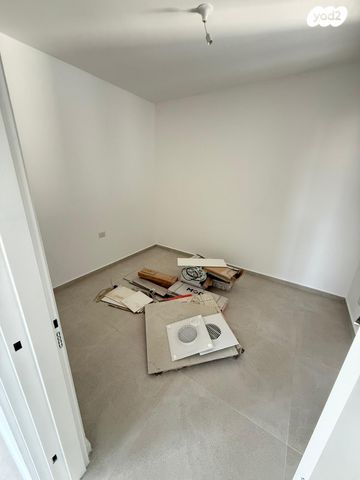 דירה, דניאל 3, בת ים