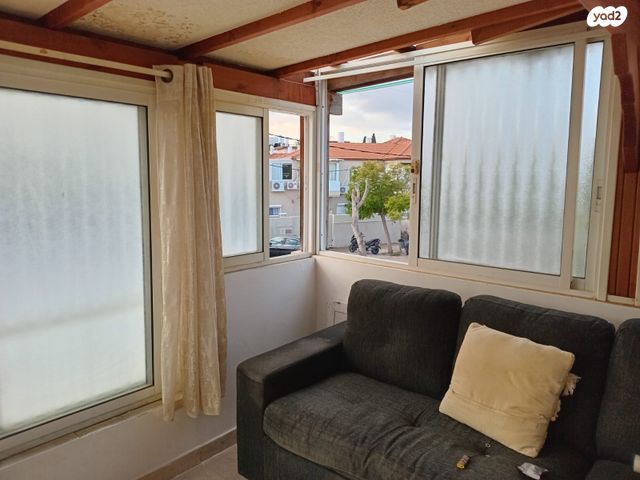 גג/ פנטהאוז, השלושה 37, עמידר, בת ים