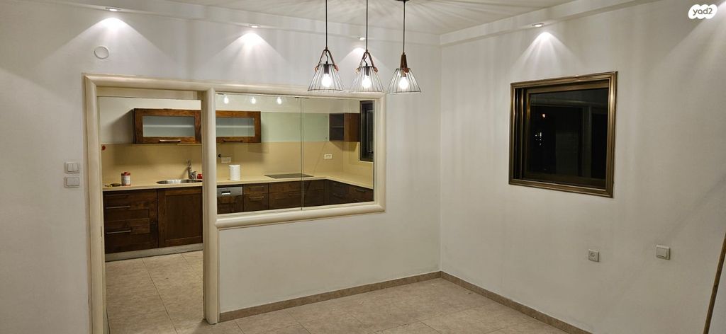 גג/ פנטהאוז, שקדיה, שכונת גפן, רמת גן