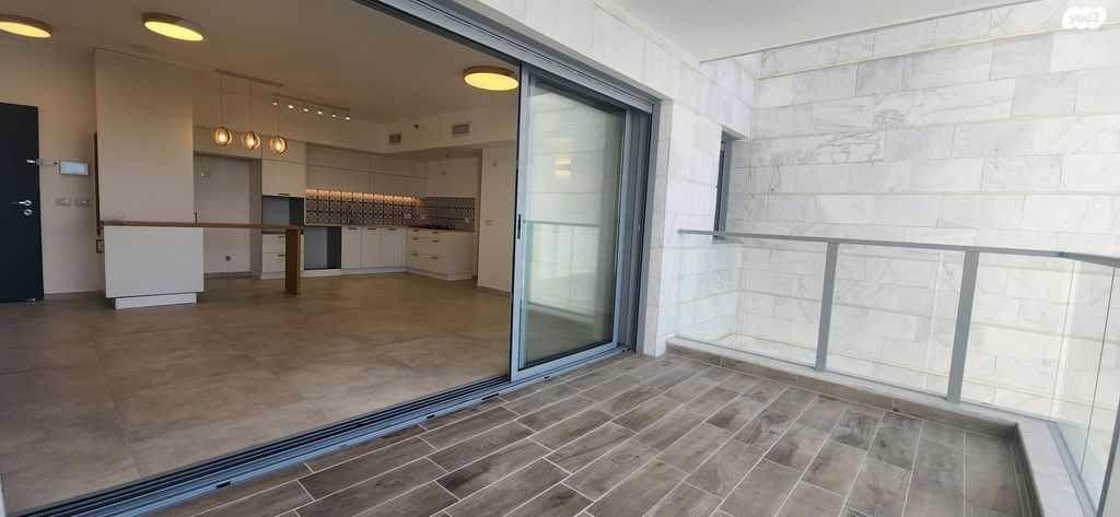 דירה, שיכון רסקו, קרית אונו