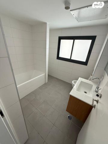 דירה, דניאל 3, בת ים