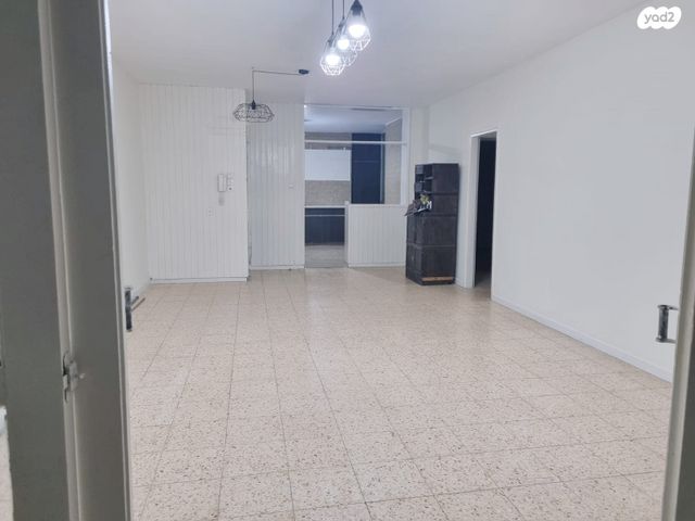 דירה, שדרות גלוסקין, ב' / צפון מערב העיר, רחובות