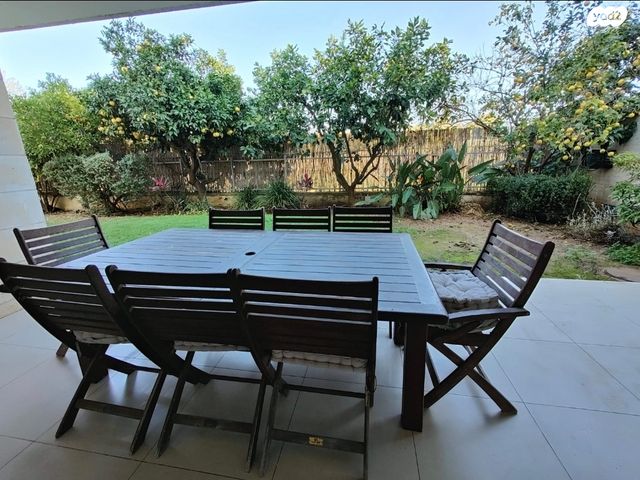 מתחם 19 - 20 (מתחם הפרחים)