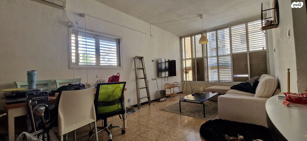 דירה, האחים בז'רנו 4, חרוזים, רמת גן