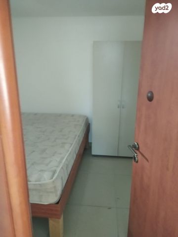 יחידת דיור, הרב אלימלך נויפלד, נאות גנים, נתניה