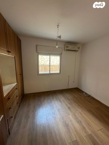 דירה, דרך הציונות 26, רובע ג', אריאל