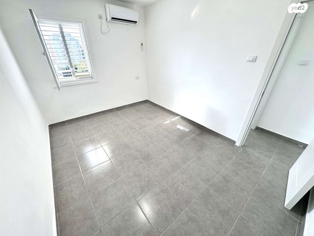 דרך משה דיין 24