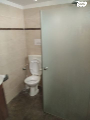 יחידת דיור, הרב אלימלך נויפלד, נאות גנים, נתניה