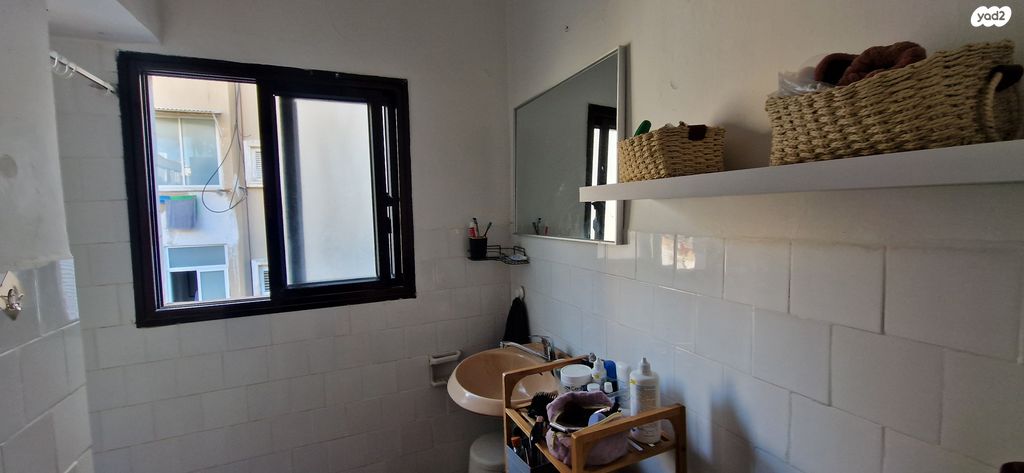 דירה, האחים בז'רנו 4, חרוזים, רמת גן