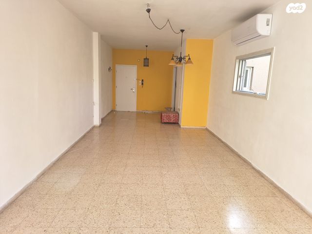 מרום נווה, רמת יצחק