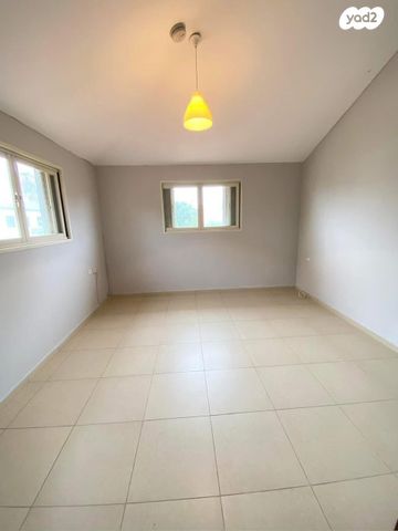 דו משפחתי, תור הזהב, נווה עוז, פתח תקווה