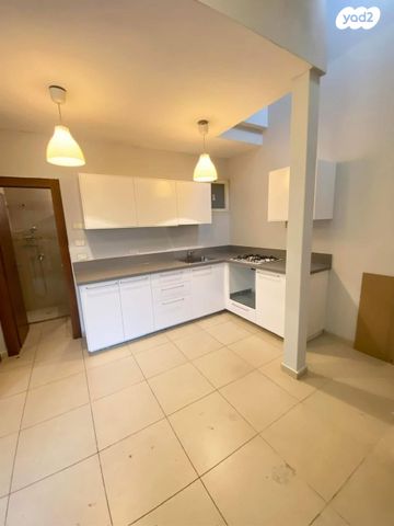 דו משפחתי, תור הזהב, נווה עוז, פתח תקווה