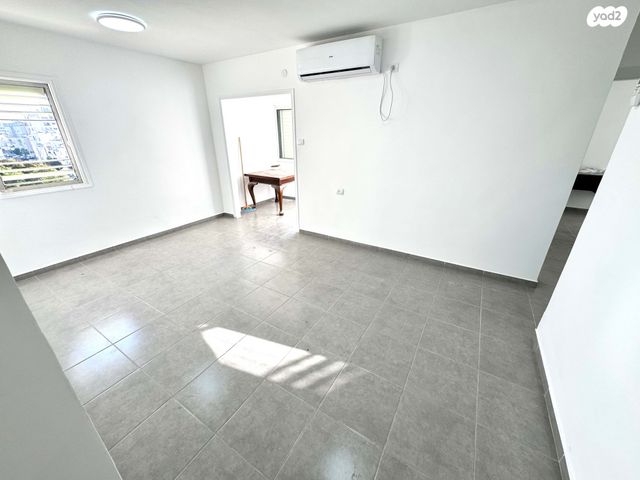 דרך משה דיין 24