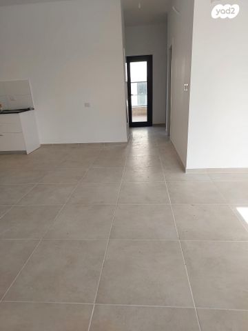 דירה, בת חפר