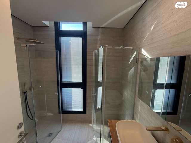 דירה, בנימין וולפוביץ', רעננה