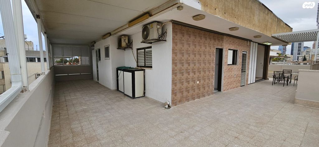 גג/ פנטהאוז, שקדיה, שכונת גפן, רמת גן