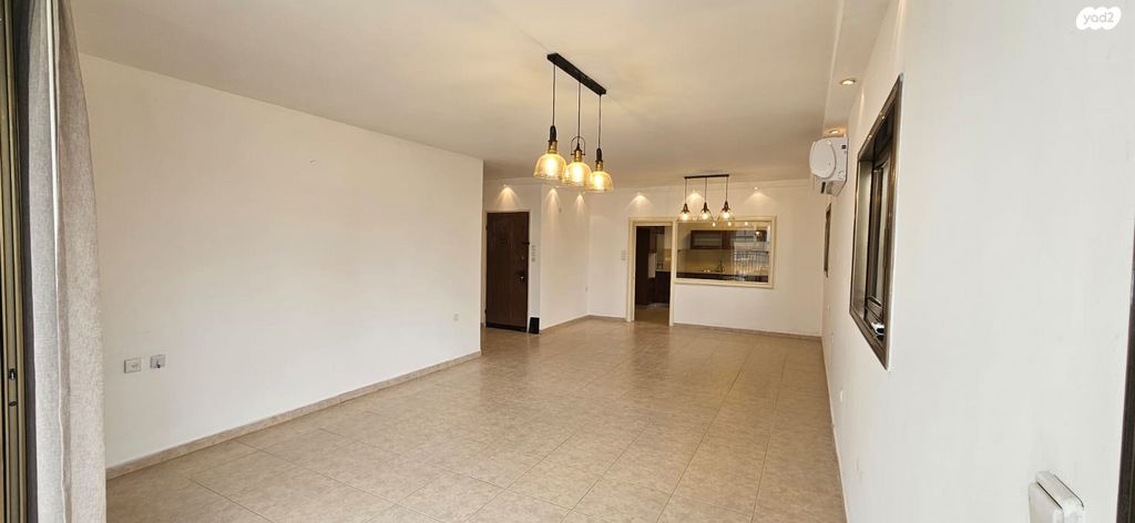 גג/ פנטהאוז, שקדיה, שכונת גפן, רמת גן