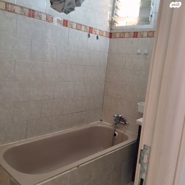 דירה, אקסודוס 4, ההעפלה, קרית גת