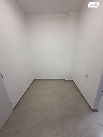 דירה, כצנלסון, בת ים