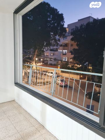 דירה, שדרות גלוסקין, ב' / צפון מערב העיר, רחובות