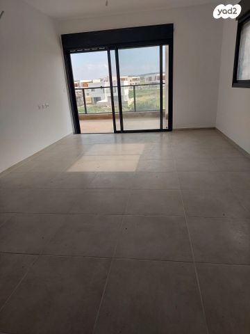 דירה, בת חפר