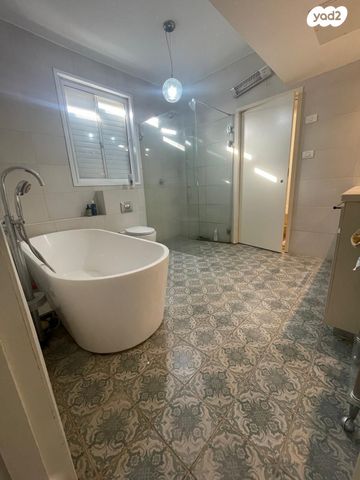 גג/ פנטהאוז, רעננה