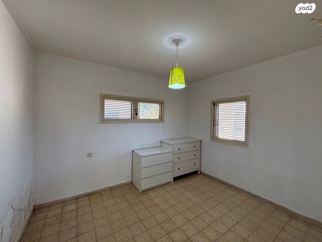 דירה, מצולות ים, חברת חשמל, גבעתיים