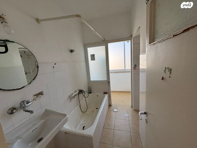 דירה, מצולות ים, חברת חשמל, גבעתיים