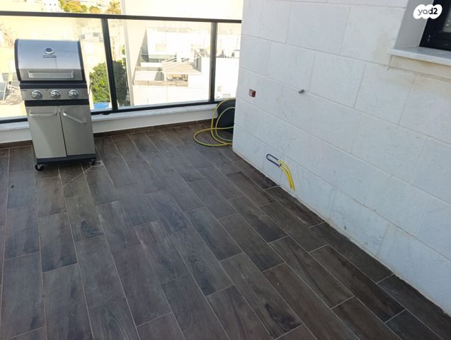 גג/ פנטהאוז, החשמונאים, גרין ועם, חולון