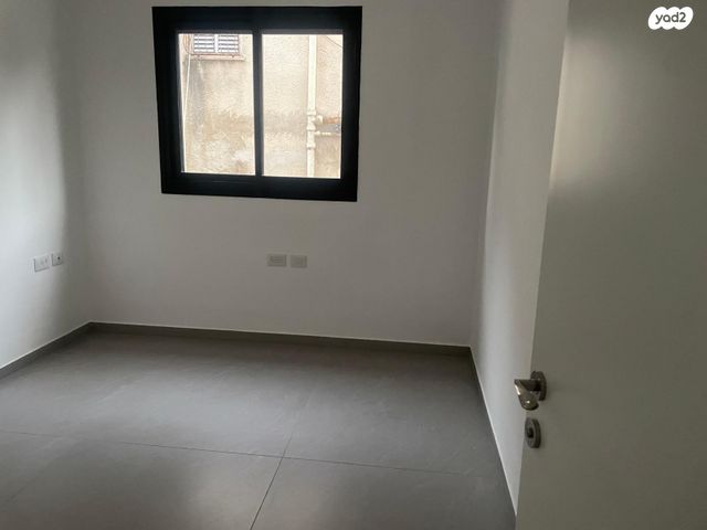 דירה, ביאליק, מרכז, קרית עבודה, חולון