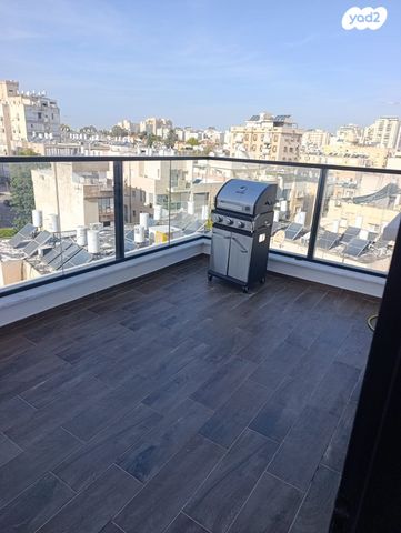 גג/ פנטהאוז, החשמונאים, גרין ועם, חולון