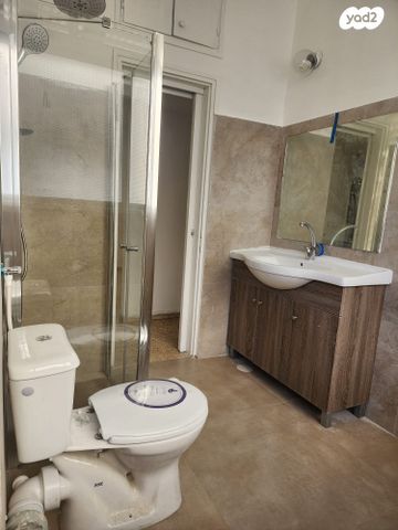 דירה, בנימין זאב באכר, תל חיים, תל אביב יפו