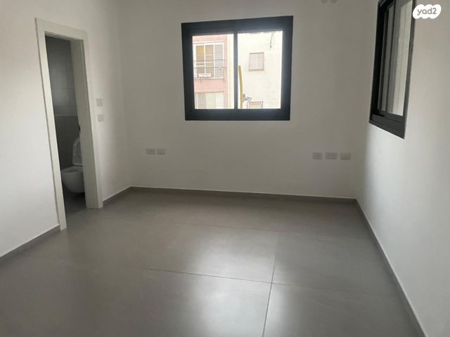 דירה, ביאליק, מרכז, קרית עבודה, חולון